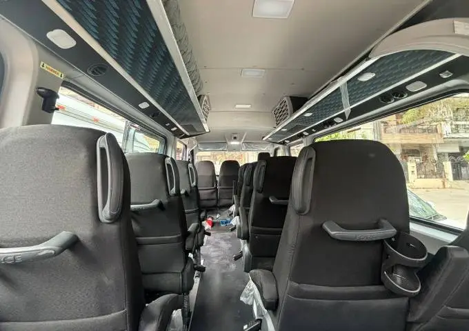 Force Urbania 12+1 Seater